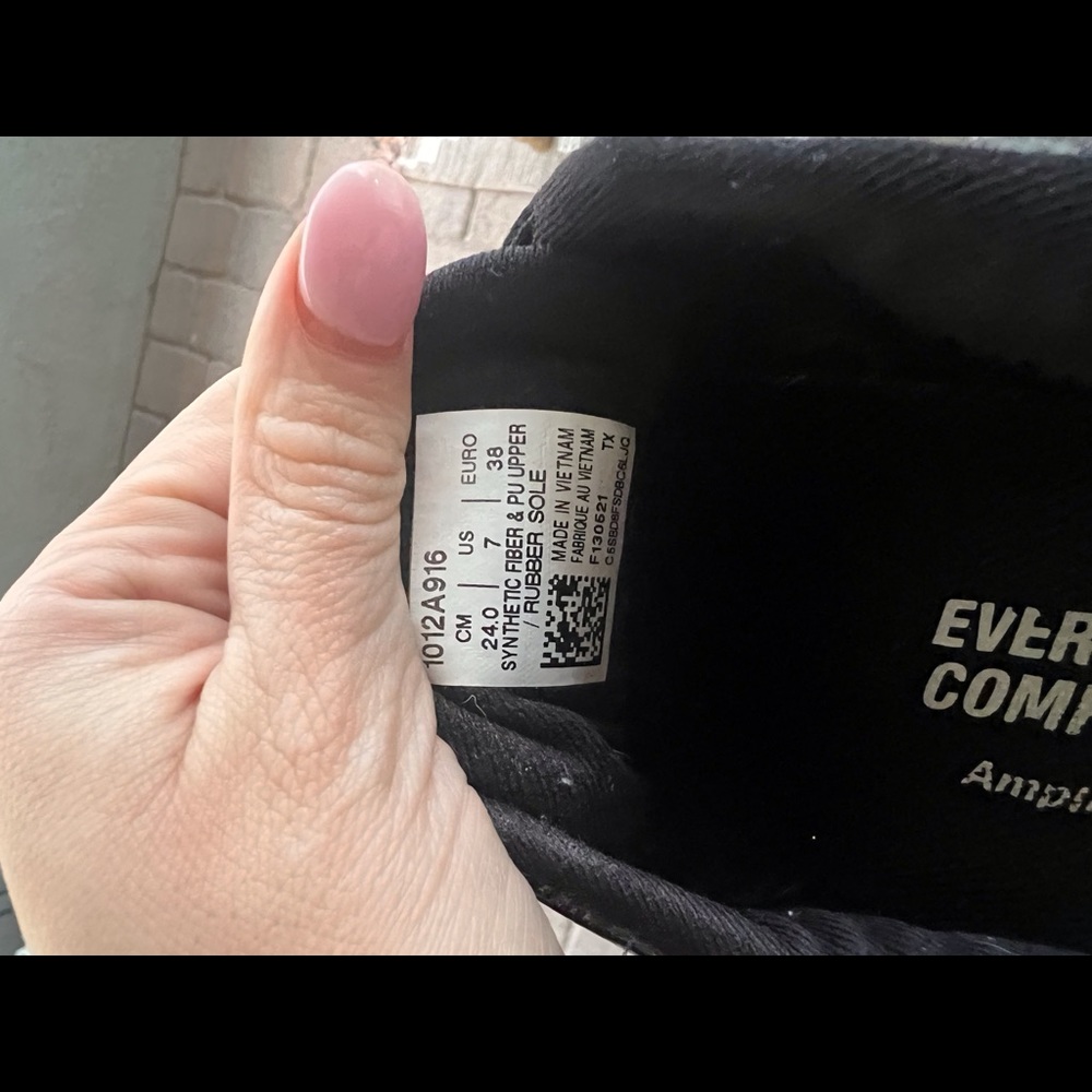 Adidas - Picture 5 of 5